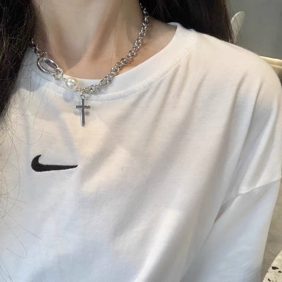 Cross Pearl Silver Chain Necklace - Picture 4 of 11